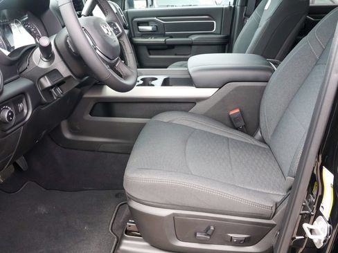 New 2026 RAM 2500 Big Horn AWD/4WD image 5