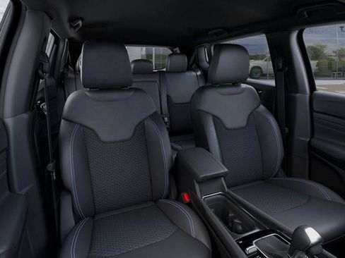 New 2026 Jeep Compass Latitude AWD/4WD image 16