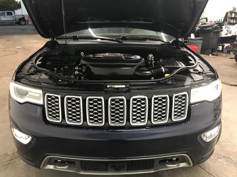 Used 2017 Jeep Grand Cherokee Overland w/ Jeep Active Safety Group image 37