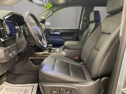 Used 2024 Chevrolet Silverado 1500 LT Trail Boss w/ Convenience Package II AWD/4WD image 7