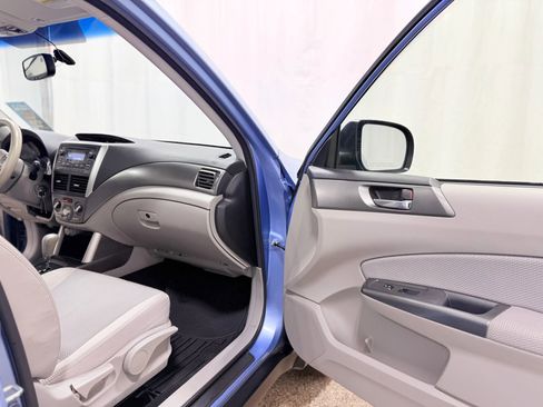 Used 2012 Subaru Forester 2.5X Premium w/ All-Weather Pkg image 21