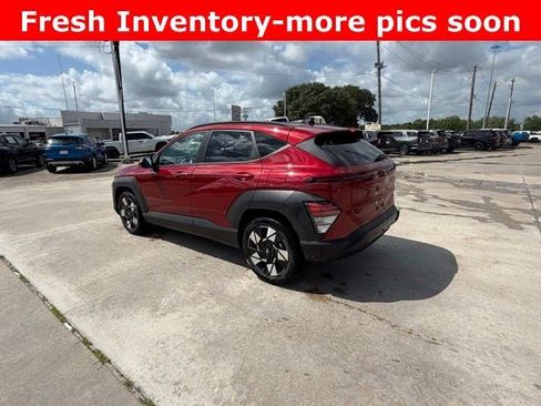 Used 2025 Hyundai Kona SEL FWD image 2
