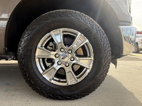 Used 2015 Ford F150 XLT w/ Equipment Group 302A Luxury image 9