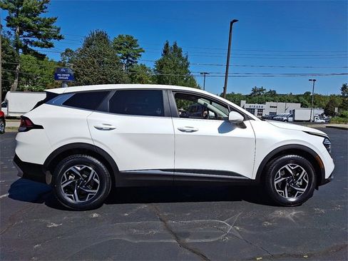 Used 2024 Kia Sportage LX image 7
