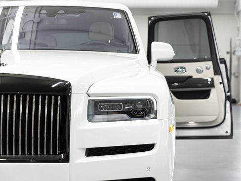 Certified 2023 Rolls-Royce Cullinan Black Badge w/ Driver's Package AWD/4WD image 28