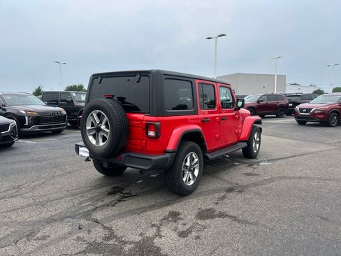 Used 2022 Jeep Wrangler Unlimited Sahara AWD/4WD image 3