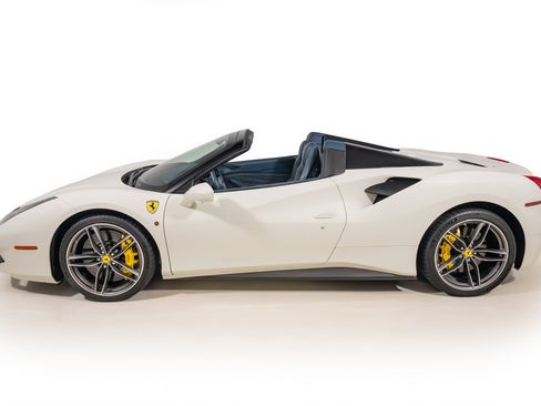 Certified 2017 Ferrari 488 Spider RWD image 12
