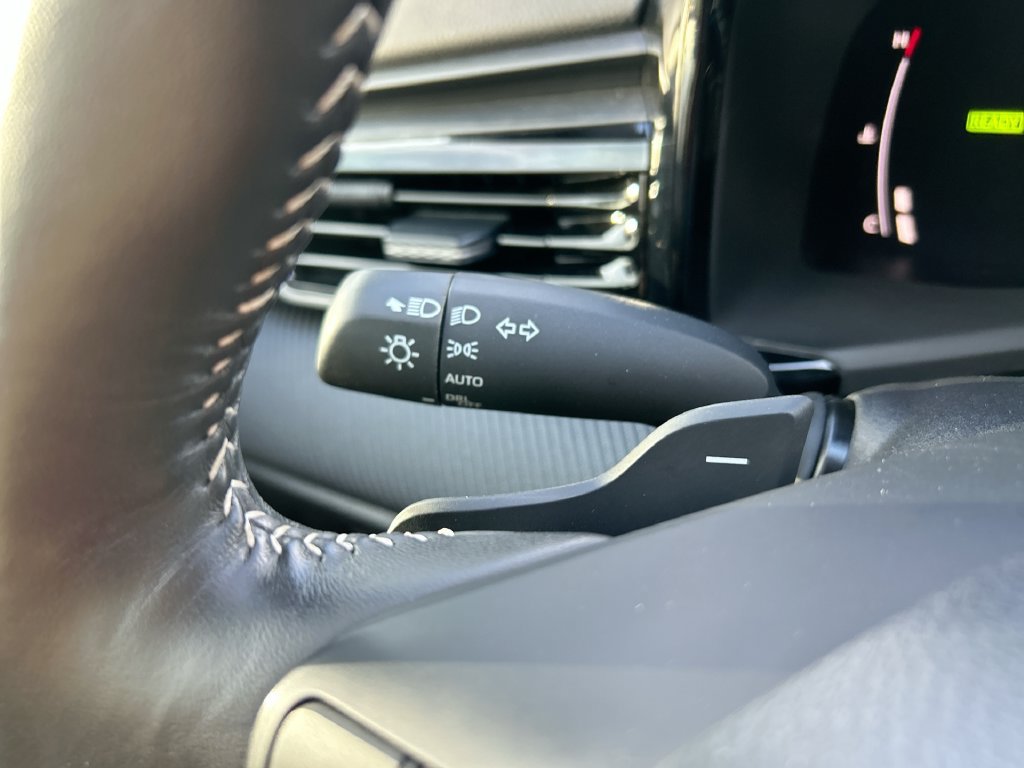 Used 2025 Toyota Camry SE FWD image 21