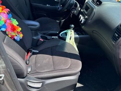 Used 2016 Kia Soul FWD image 17