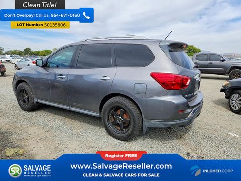 Used 2017 Nissan Pathfinder S image 3