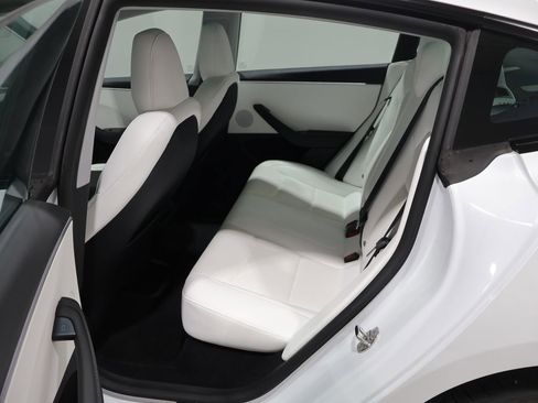 Used 2024 Tesla Model 3 Long Range AWD/4WD image 17