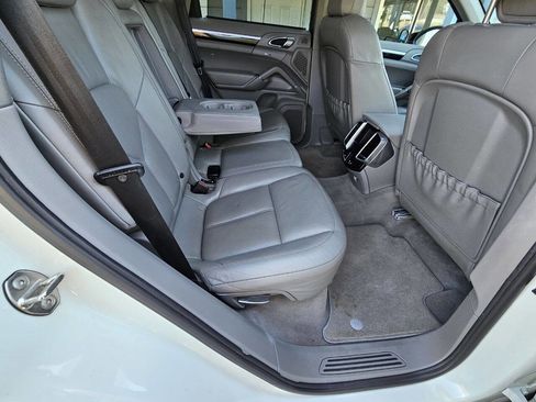 Used 2012 Porsche Cayenne Tiptronic AWD 4dr SUV image 9