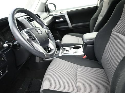 Used 2020 Toyota 4Runner SR5 AWD/4WD image 12