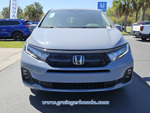 New 2026 Honda Odyssey Touring image 8
