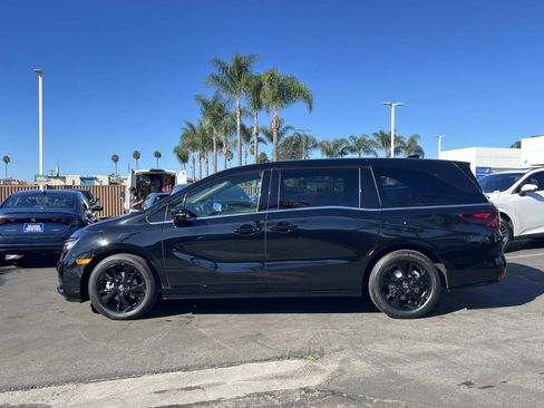 Certified 2024 Honda Odyssey Sport image 2