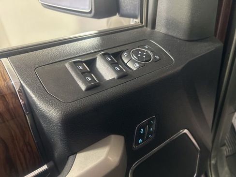 Used 2018 Ford F150 Lariat w/ Equipment Group 502A Luxury AWD/4WD image 12