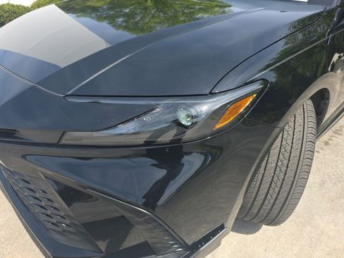 Used 2026 Toyota Camry SE FWD image 9