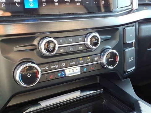 Used 2023 Ford F350 Lariat image 8