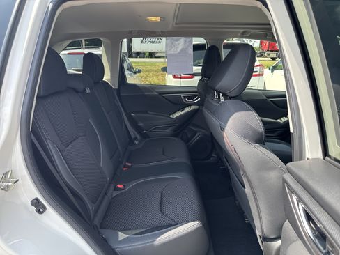 Used 2019 Subaru Forester Premium w/ All-Weather Package AWD/4WD image 18