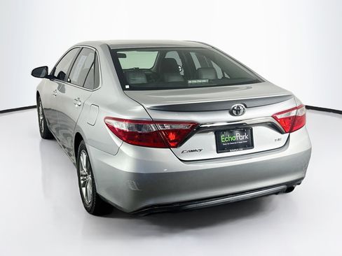 Used 2017 Toyota Camry SE FWD image 5