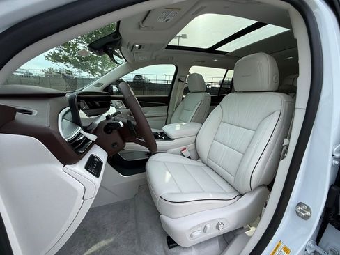 New 2026 Buick Enclave Avenir w/ Super Cruise Package FWD image 5