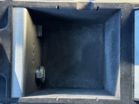 Used 2013 INFINITI G37 x w/ Premium Pkg image 32