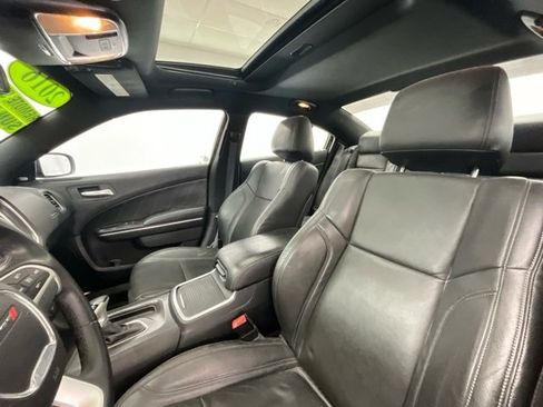 Used 2016 Dodge Charger R/T w/ Navigation & Travel Group image 6