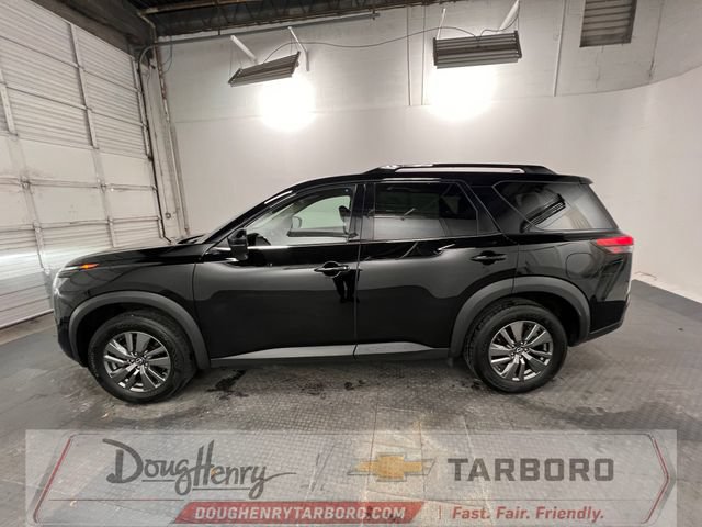 Used 2025 Nissan Pathfinder SV FWD image 6