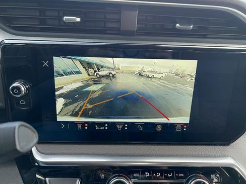 Used 2024 GMC Sierra 3500 Denali image 25