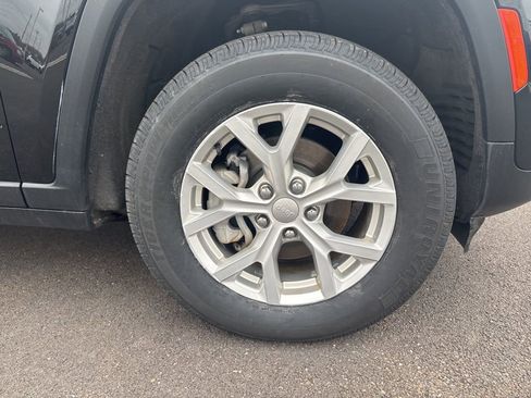 Used 2023 Jeep Grand Cherokee Limited AWD/4WD image 13