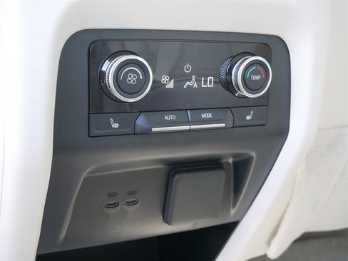 New 2026 Buick Enclave Avenir w/ Super Cruise Package image 8