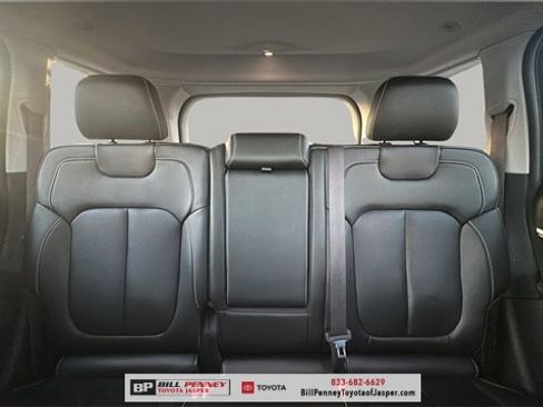 Used 2023 Jeep Grand Cherokee Limited w/ Luxury Tech Group II image 17