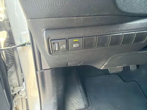 Used 2026 Toyota Corolla LE FWD image 7