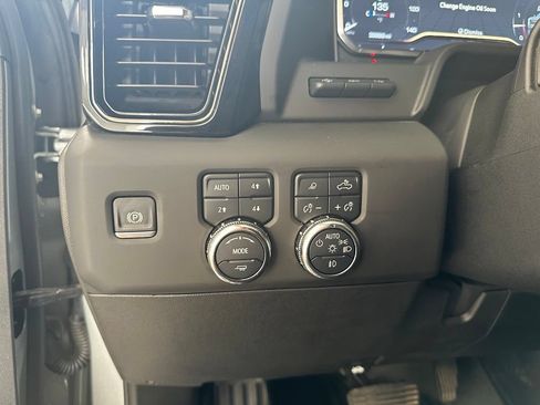 Used 2025 GMC Sierra 2500 AT4 w/ AT4 Premium Plus Package AWD/4WD image 20