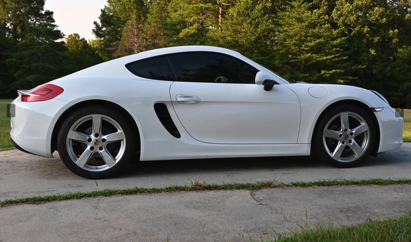Used 2014 Porsche Cayman RWD image 2