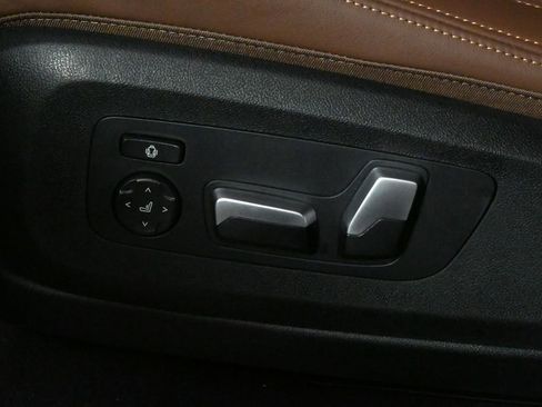 Used 2026 BMW X5 xDrive40i w/ M Sport Package image 28