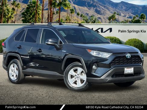 Used 2020 Toyota RAV4 XLE w/ All Weather Liner Package AWD/4WD image 1