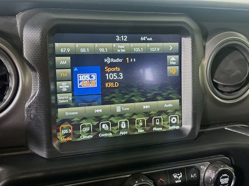 Used 2021 Jeep Wrangler Sport S image 19