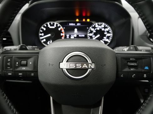 Used 2025 Nissan Rogue SV FWD image 16