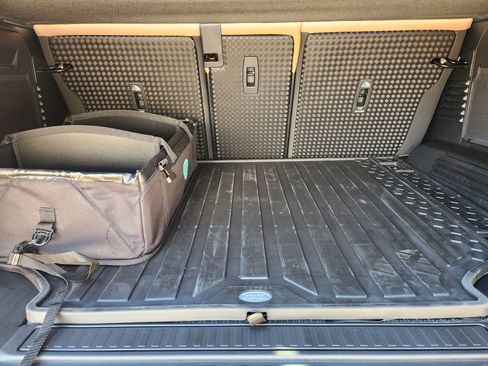 New 2026 Land Rover Defender 110 X-Dynamic SE image 33