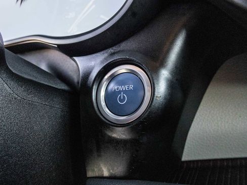 Certified 2024 Toyota Sienna XLE image 32