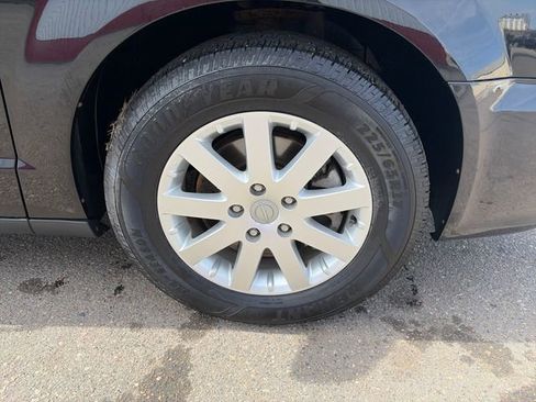 Used 2016 Chrysler Town & Country Touring FWD image 14