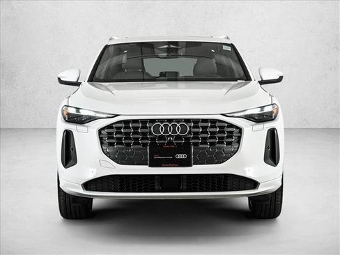 Certified 2025 Audi Q5 Premium w/ Convenience Package AWD/4WD image 2