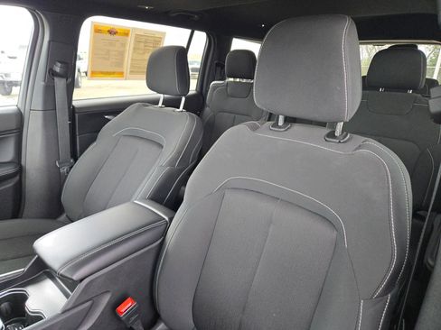 Used 2025 Jeep Grand Cherokee L Laredo w/ Luxury Tech Group I image 9