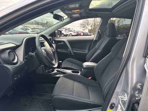 Used 2016 Toyota RAV4 XLE image 18