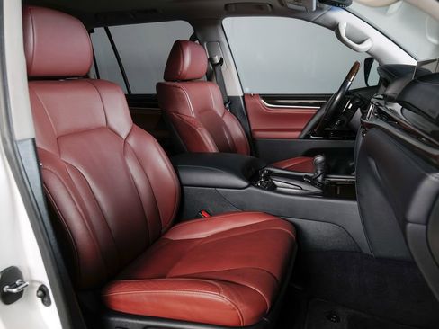 Used 2018 Lexus LX 570 4WD image 3