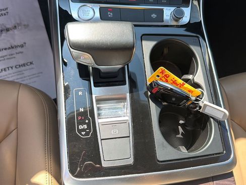 Used 2019 Audi Q8 Premium w/ Convenience Package AWD/4WD image 24