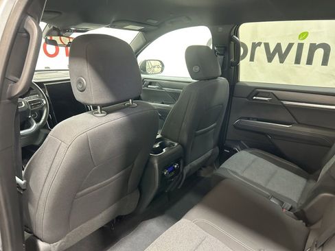 Used 2025 GMC Acadia Elevation image 25