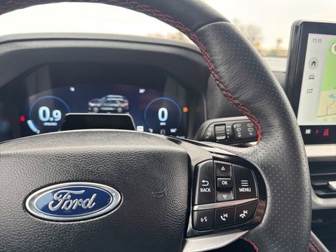 Used 2025 Ford Explorer ST-Line w/ ST-Line Street Pack image 14