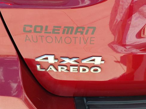 Used 2012 Jeep Grand Cherokee Laredo AWD/4WD image 17